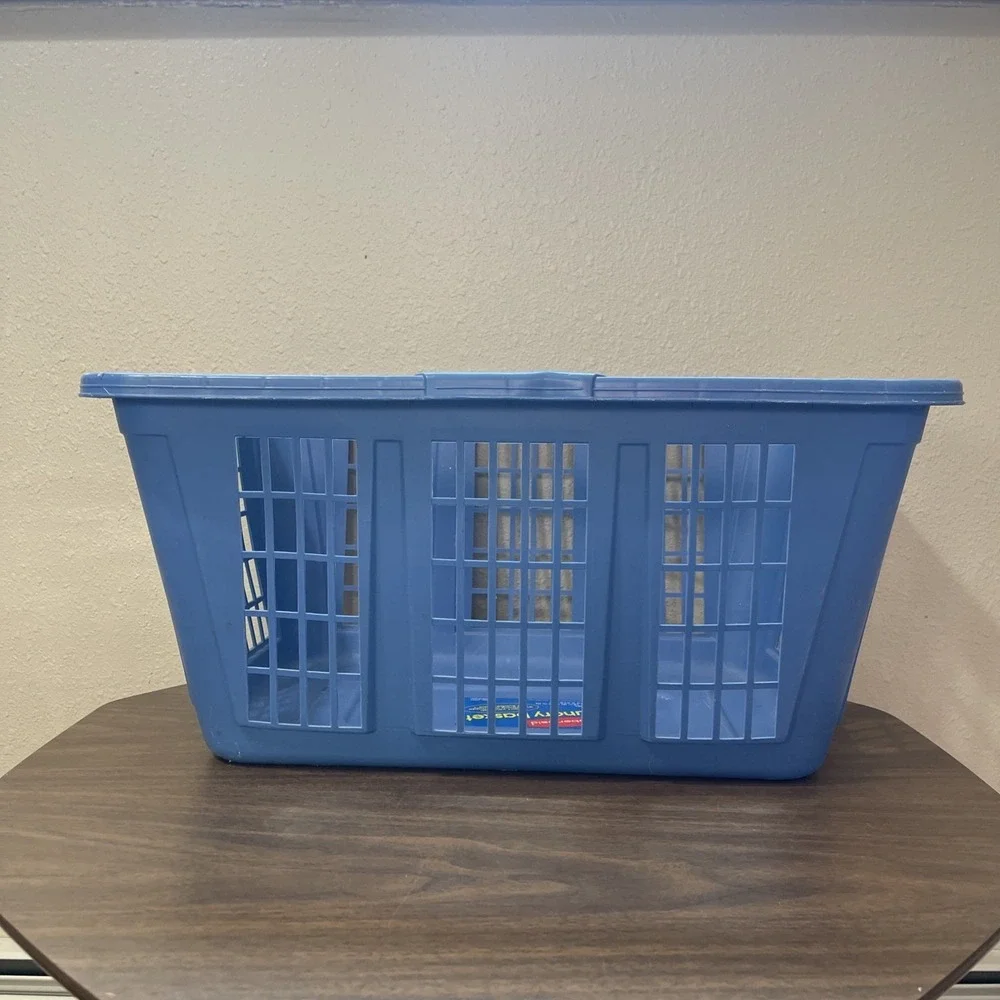 Vtg‎ Rubbermaid 2965  Blue Rectangle Laundry Basket Weave 22x16x11 Grannycore